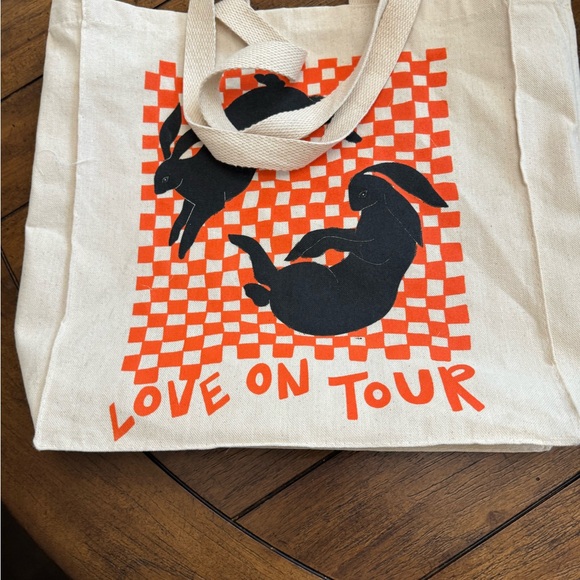 Harry Styles merchandise - Picture 4 of 4